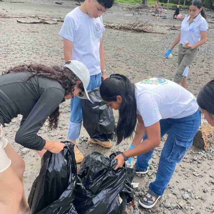 Programa Científicos de la Basura UCN inicia una nueva versión de investigación Viajeros del Océano