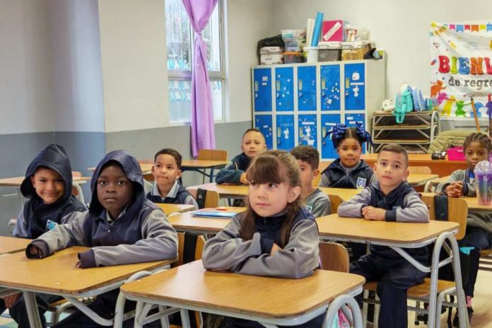 SLEP Puerto Cordillera fortalece estrategias de asistencia y revinculación para resguardar las trayectorias educativas de más de 13 mil estudiantes