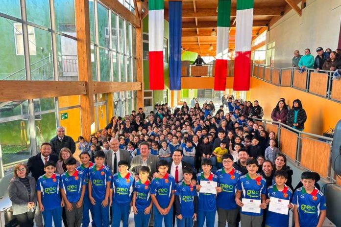 Secreduc reconoce a deportistas escolares tras exitosa gira a Italia