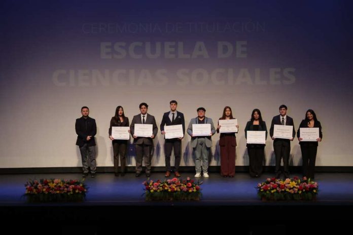 Universidad de O'Higgins tituló a 615 nuevasos profesionales para la región Universidad de O'Higgins tituló a 615 nuevas/os profesionales para la región