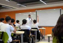 Ya no basta con sacar buenas notas: colegios redefinen el éxito escolar ante la crisis de salud mental Ya no basta con sacar buenas notas: colegios redefinen el éxito escolar ante la crisis de salud mental