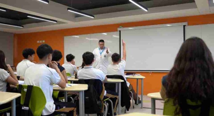 Ya no basta con sacar buenas notas: colegios redefinen el éxito escolar ante la crisis de salud mental