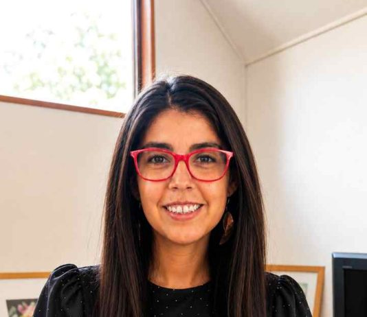 Columna de opinión | La llegada de la IA no obliga a los colegios a enseñar más tecnología; nos desafía a fortalecer los aprendizajes que hacen de nuestros estudiantes buenos ciudadanos Yeisy López P., Directora de John John High School.