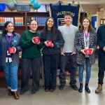Campaña estudiantil permite llevar más de 350 libros a comunidades educativas de Santiago