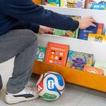 Cinco formas en que los niños y niñas pueden aprender mientras ven los partidos de fútbol Cinco formas en que los niños y niñas pueden aprender mientras ven los partidos de fútbol