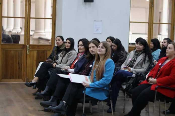 Comunicado Prensa Seminario Escuelas Valientes una propuesta integral para el abordaje de la violencia escolar. Comunicado Prensa Seminario Escuelas Valientes: una propuesta integral para el abordaje de la violencia escolar.