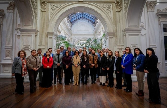 Consejo Nacional de Directores por Chile definió principales necesidades educativas y cómo abordarlas (1) Consejo Nacional de Directores por Chile definió principales necesidades educativas y cómo abordarlas