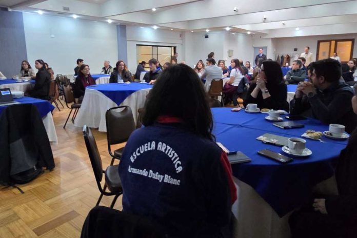 Consejos Escolares de toda La Araucanía impulsan una educación más democrática y participativa Consejos Escolares de toda La Araucanía impulsan una educación más democrática y participativa