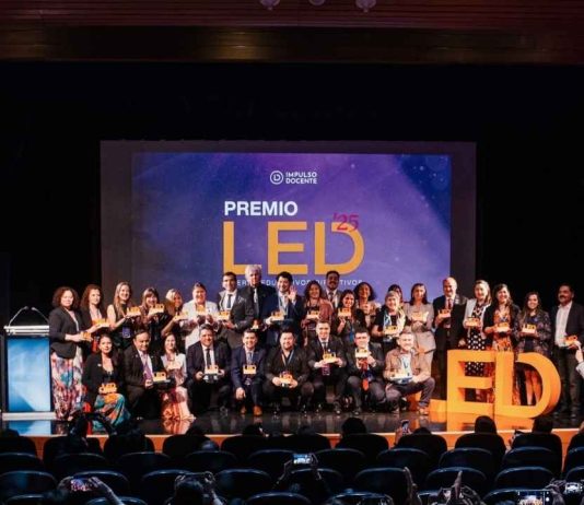 Desde Arica a Magallanes: 60 líderes educativos avanzan a la final del Premio LED 2026 Desde Arica a Magallanes: 60 líderes educativos avanzan a la final del Premio LED 2026