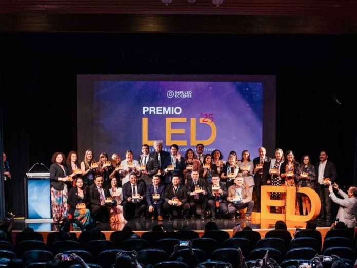 Desde Arica a Magallanes 60 líderes educativos avanzan a la final del Premio LED 2026 Desde Arica a Magallanes: 60 líderes educativos avanzan a la final del Premio LED 2026