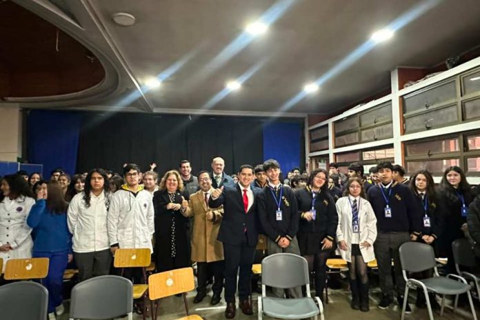 Educación y Salud promovieron un retorno a clases seguro en Angol Educación y Salud promovieron un retorno a clases seguro en Angol