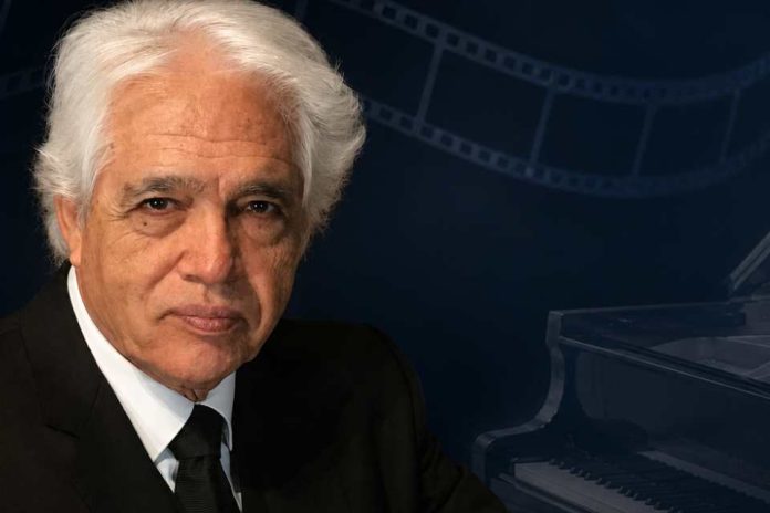 El maestro Roberto Bravo celebra las grandes bandas sonoras del cine con una espectacular gira nacional El maestro Roberto Bravo celebra las grandes bandas sonoras del cine con una espectacular gira nacional