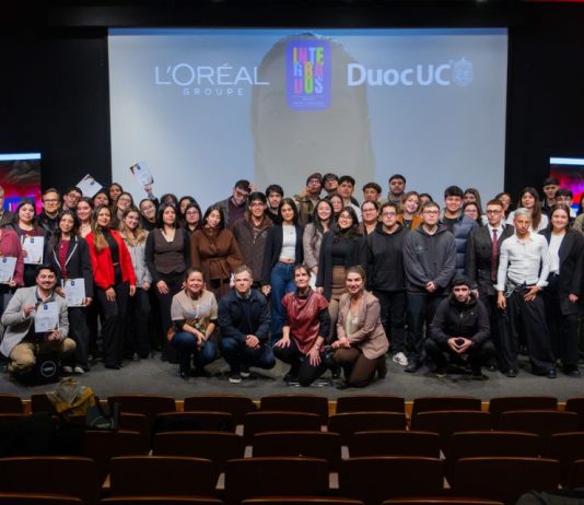 Estudiantes de Duoc UC desarrollan estrategias para L'Oréal en desafío con cliente internacional