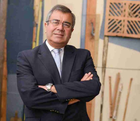 Exrector de la UTalca recibe el Reconocimiento CRUCH 2026 Exrector de la UTalca recibe el Reconocimiento CRUCH 2026