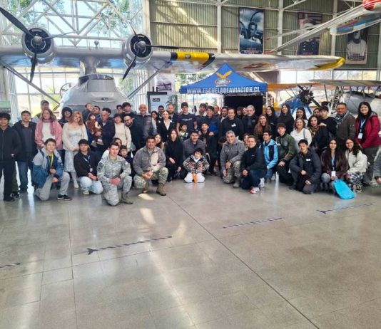 FUERZA AÉREA DE CHILE ACERCA LA AVIACIÓN A LAS NUEVAS GENERACIONES DURANTE VACACIONES DE INVIERNO FUERZA AÉREA DE CHILE ACERCA LA AVIACIÓN A LAS NUEVAS GENERACIONES DURANTE VACACIONES DE INVIERNO