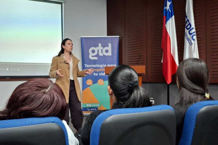 Gtd y Fundación Portas amplían programa Abriendo Futuro STEM a Antofagasta para acompañar a mujeres en carreras científico- tecnológicas
