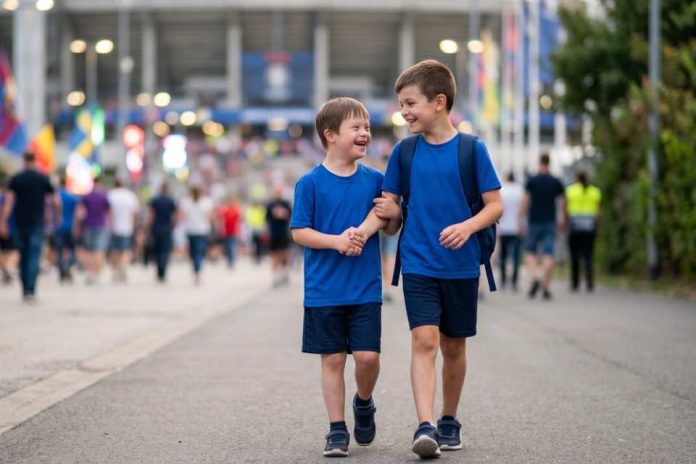 Hermanos de un niño con discapacidad 7 claves para que no queden en segundo plano o con exceso de responsabilidades Hermanos de un niño con discapacidad: 7 claves para que no queden en segundo plano o con exceso de responsabilidades