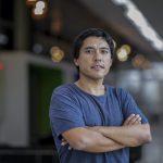 Estudio revela que la IA es más optimista que los humanos cuando se trata de inversiones Estudio revela que la IA es más optimista que los humanos cuando se trata de inversiones