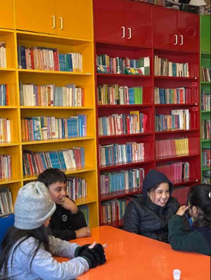 Más de mil estudiantes disminuyeron su brecha de aprendizaje gracias a tutorías personalizadas Más de mil estudiantes disminuyeron su brecha de aprendizaje gracias a tutorías personalizadas