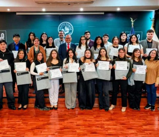 Nueva generación de Vigilantes Ambientales presentan innovadores proyectos en torno a la biodiversidad de Tarapacá Nueva generación de Vigilantes Ambientales presentan innovadores proyectos en torno a la biodiversidad de Tarapacá