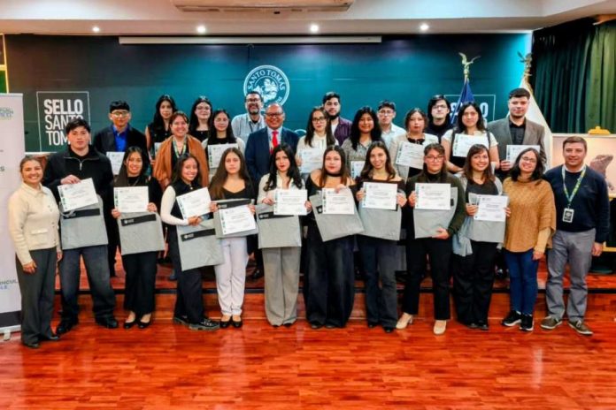 Nueva generación de Vigilantes Ambientales presentan innovadores proyectos en torno a la biodiversidad de Tarapacá Nueva generación de Vigilantes Ambientales presentan innovadores proyectos en torno a la biodiversidad de Tarapacá