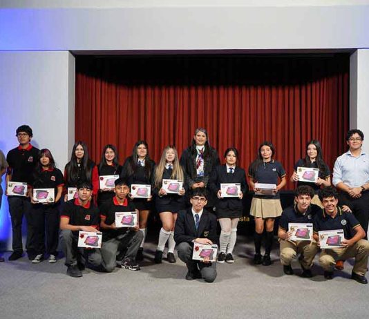 Programa Viraliza AntofaSocialTech cierra su programa fortaleciendo la innovación escolar y la vinculación con la ciudad