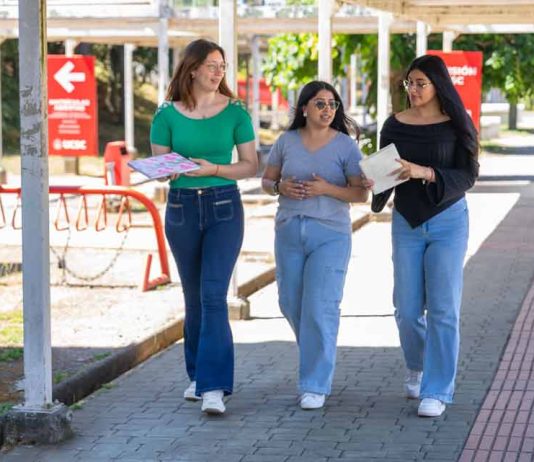 ¿Quién quieres ser? PAES y la pregunta que debería venir antes de elegir una carrera ¿Quién quieres ser? PAES y la pregunta que debería venir antes de elegir una carrera