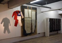 Textiles ancestrales y obras de arte dialogan en nueva exposición en la UTalca