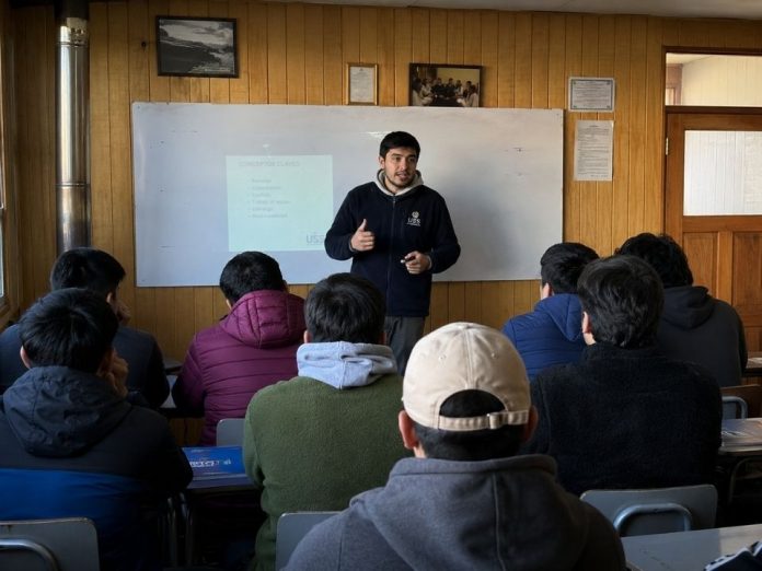 USS y Gendarmería abren nuevos caminos para la reinserción social en Puerto Montt USS y Gendarmería abren nuevos caminos para la reinserción social en Puerto Montt