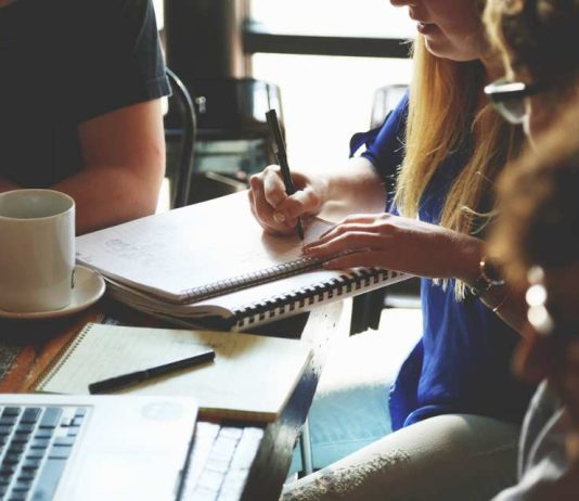 ¿Cómo los agentes de IA aceleran la competitividad de las empresas familiares? ¿Cómo los agentes de IA aceleran la competitividad de las empresas familiares?