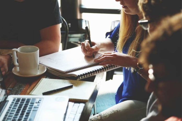 ¿Cómo los agentes de IA aceleran la competitividad de las empresas familiares ¿Cómo los agentes de IA aceleran la competitividad de las empresas familiares?