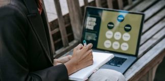¿Estudiar una maestría online en España sin salir de casa? Una de estas 200 becas puede ser tuya ¿Estudiar una maestría online en España sin salir de casa? Una de estas 200 becas puede ser tuya