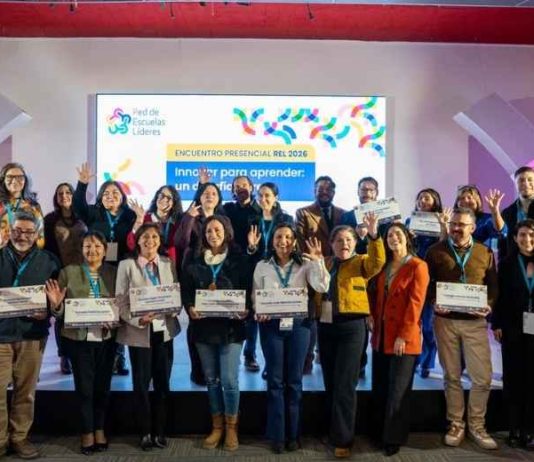 3 establecimientos de La Araucanía se incorporaron a la Red de Escuelas Líderes por su aporte a la innovación educativa 3 establecimientos de La Araucanía se incorporaron a la Red de Escuelas Líderes por su aporte a la innovación educativa