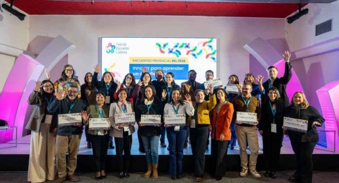 3 establecimientos de La Araucanía se incorporaron a la Red de Escuelas Líderes por su aporte a la innovación educativa 3 establecimientos de La Araucanía se incorporaron a la Red de Escuelas Líderes por su aporte a la innovación educativa