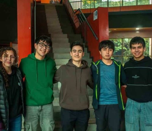 Cencosud respalda a cuatro estudiantes de enseñanza media que representarán a Chile en la Olimpiada Internacional de Informática 2026 Cencosud respalda a cuatro estudiantes de enseñanza media que representarán a Chile en la Olimpiada Internacional de Informática 2026