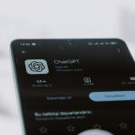ChatGPT for Teens: el desafío de hacer la IA más segura para los adolescentes