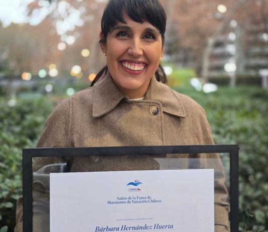 Chile inaugura su primer Salón de la Fama de Maratón de Natación con históricos reconocimientos a Víctor “Tiburón” Contreras y Bárbara Hernández