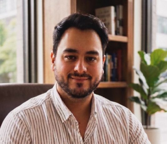 Columna de opinión | Leyes en pausa, usuarios atentos: La paradoja del Marketing Digital hoy Columna de opinión | Leyes en pausa, usuarios atentos: La paradoja del Marketing Digital hoy