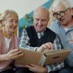El aprendizaje no se jubila: aumenta interés de los mayores de 60 años por estudiar un segundo idioma