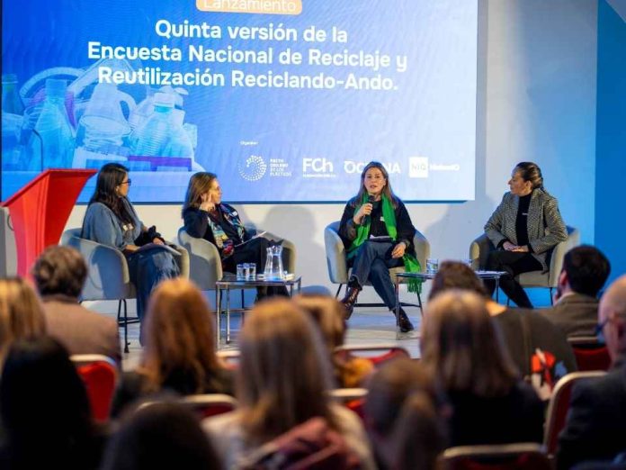 El reciclaje se estabiliza en 53% en la ciudadanía, con el plástico como el material más reciclado El reciclaje se estabiliza en 53% en la ciudadanía, con el plástico como el material más reciclado