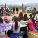 Equipo educativo de la Escuela San Rafael lleva apoyo y actividades recreativas a estudiantes afectados por el sistema frontal en el sector Cruz de Cañas