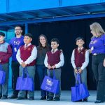 Estudiantes de Antofagasta reciben por primera vez donaciones del programa Operation Warm que FedEx lleva adelante junto a Desafío Levantemos Chile