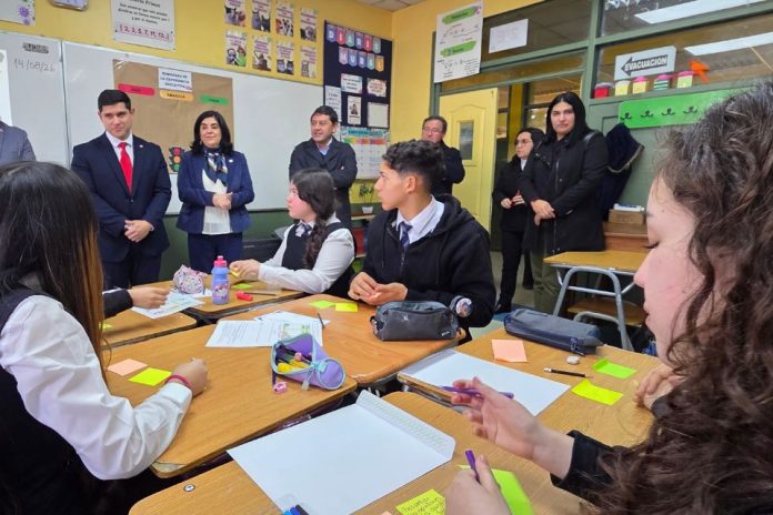 Estudiantes de Temuco y Lautaro se suman a Jornada Nacional de Reflexión Pedagógica Estudiantes de Temuco y Lautaro se suman a Jornada Nacional de Reflexión Pedagógica