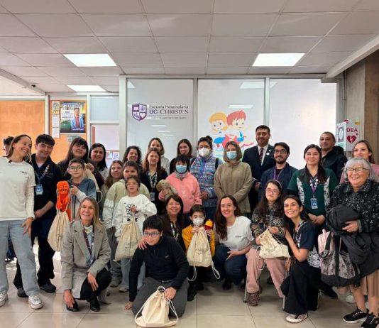 Fundación UC CHRISTUS y JetSMART acercan el mundo de la aviación a estudiantes de la Escuela Hospitalaria UC CHRISTUS Fundación UC CHRISTUS y JetSMART acercan el mundo de la aviación a estudiantes de la Escuela Hospitalaria UC CHRISTUS