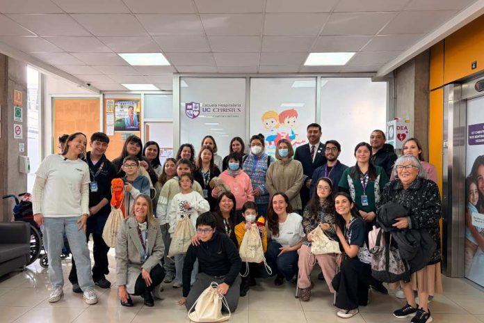 Fundación UC CHRISTUS y JetSMART acercan el mundo de la aviación a estudiantes de la Escuela Hospitalaria UC CHRISTUS Fundación UC CHRISTUS y JetSMART acercan el mundo de la aviación a estudiantes de la Escuela Hospitalaria UC CHRISTUS