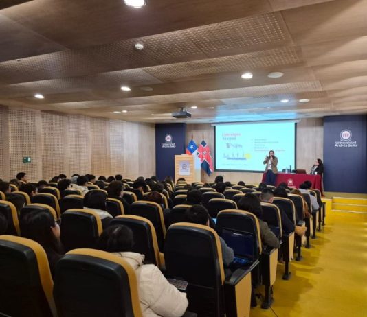 Futuros abogados de la Región de Valparaíso enfrentan los dilemas del ejercicio profesional en taller de ética Futuros abogados de la Región de Valparaíso enfrentan los dilemas del ejercicio profesional en taller de ética