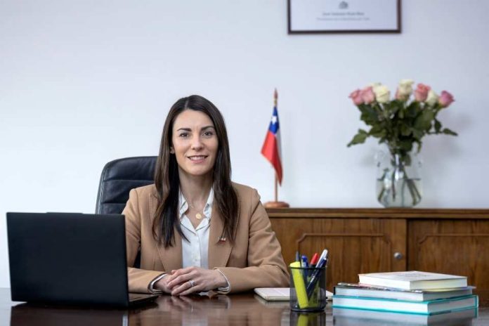 María Paz Arzola, Ministra de Educación María Paz Arzola, Ministra de Educación