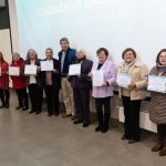 Personas mayores fortalecen su autonomía digital tras proceso formativo impulsado por la UCT y la Municipalidad de Temuco
