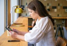 Los adolescentes chilenos encabezan el uso de redes sociales entre los países de la OCDE Los adolescentes chilenos encabezan el uso de redes sociales entre los países de la OCDE