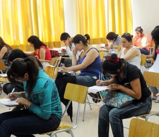 A dos meses de la PAES: 50% de estudiantes vulnerables está “poco o nada informado” sobre postulación a gratuidad, becas y créditos